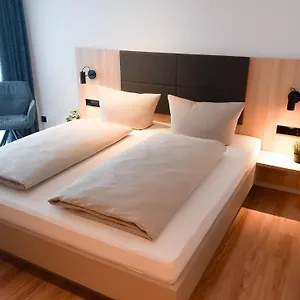Hotel Holi, Berlín