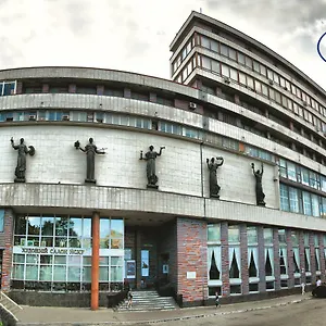 Tsentralnoho Budynku Khudozhnyka Отель Киев