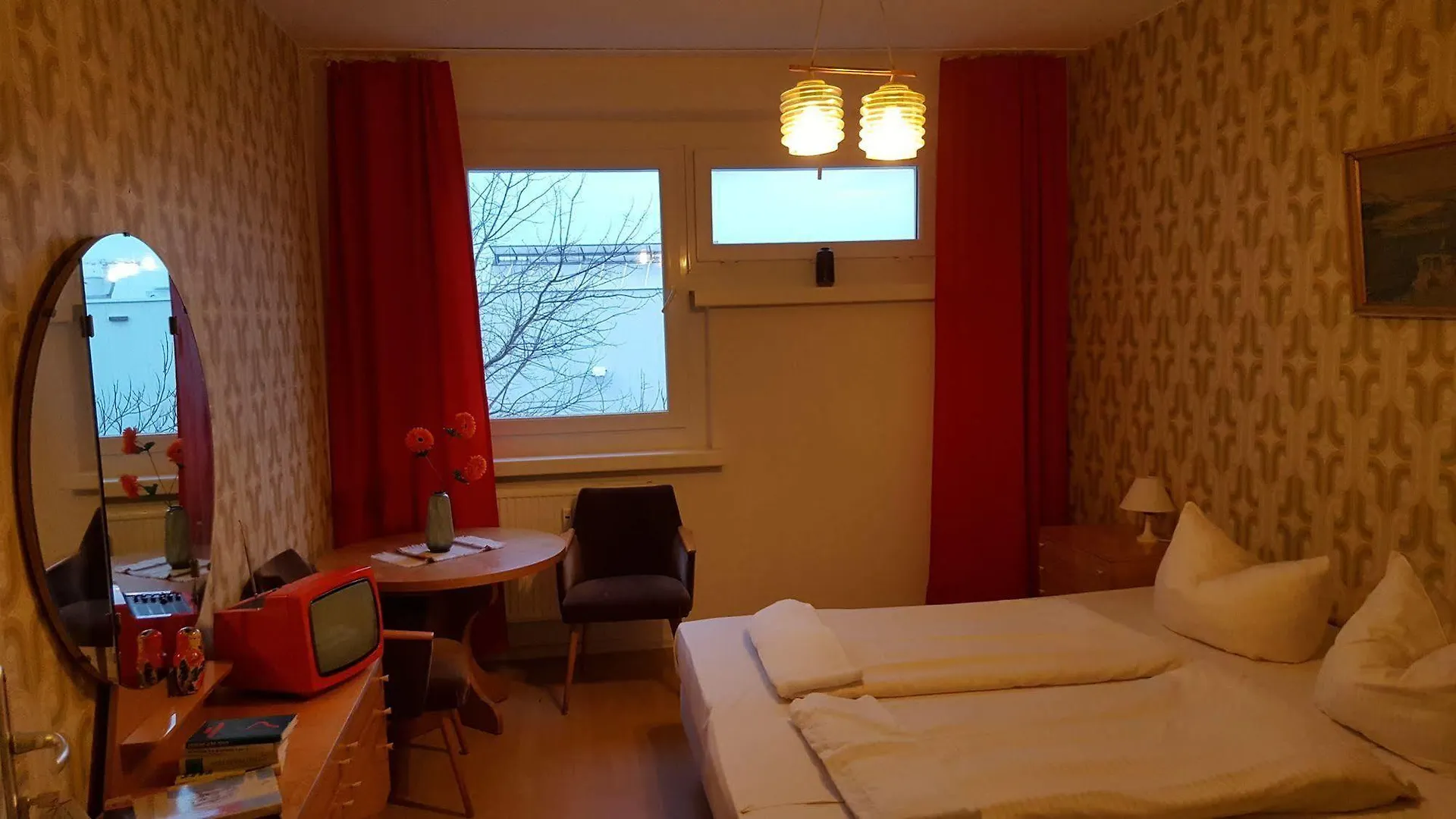 Ostel - Das Ddr Hostel Berlim